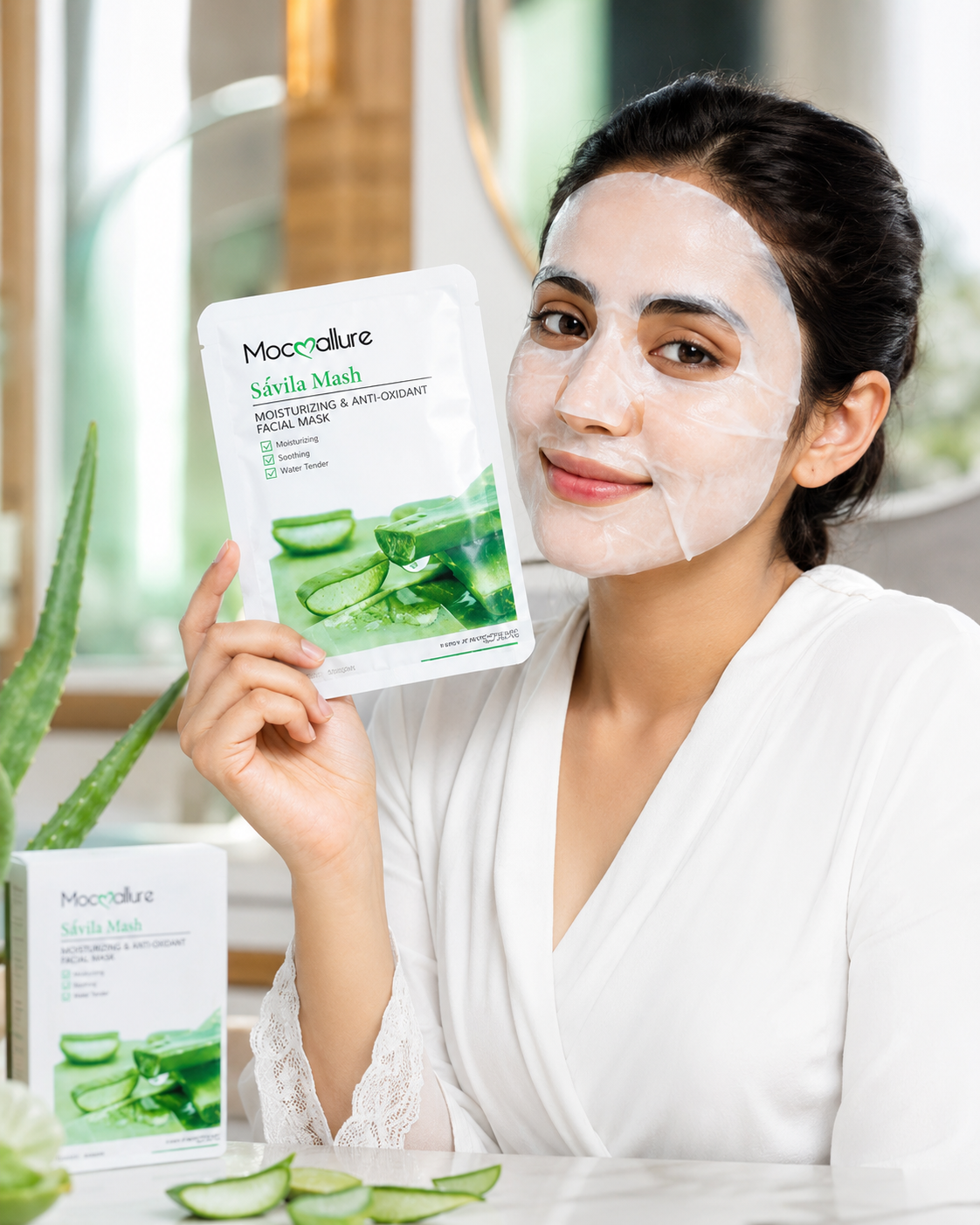 Woman wearing an aloe vera face mask holding a package of the same product | Mocallure Sávila Mash Facial Mask Set