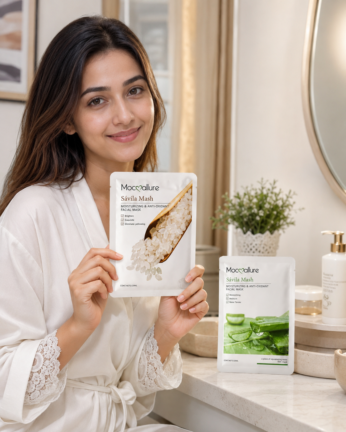 Woman holding a Moccaulture Savila Mask package | Mocallure Sávila Mash Facial Mask Set